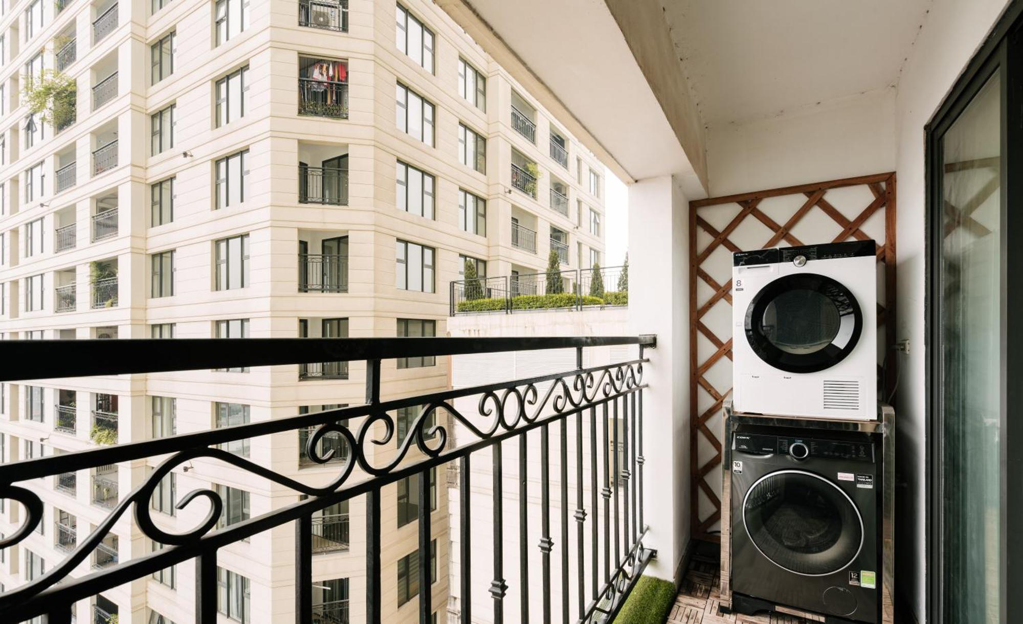 Hi-Home Suites - The West Lake Xuan Dieu Hanoi Bagian luar foto